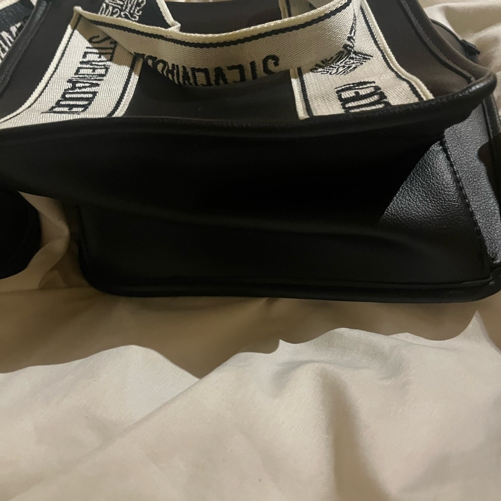 Steve Madden Black and White Tote Bag - Picture 6 of 6